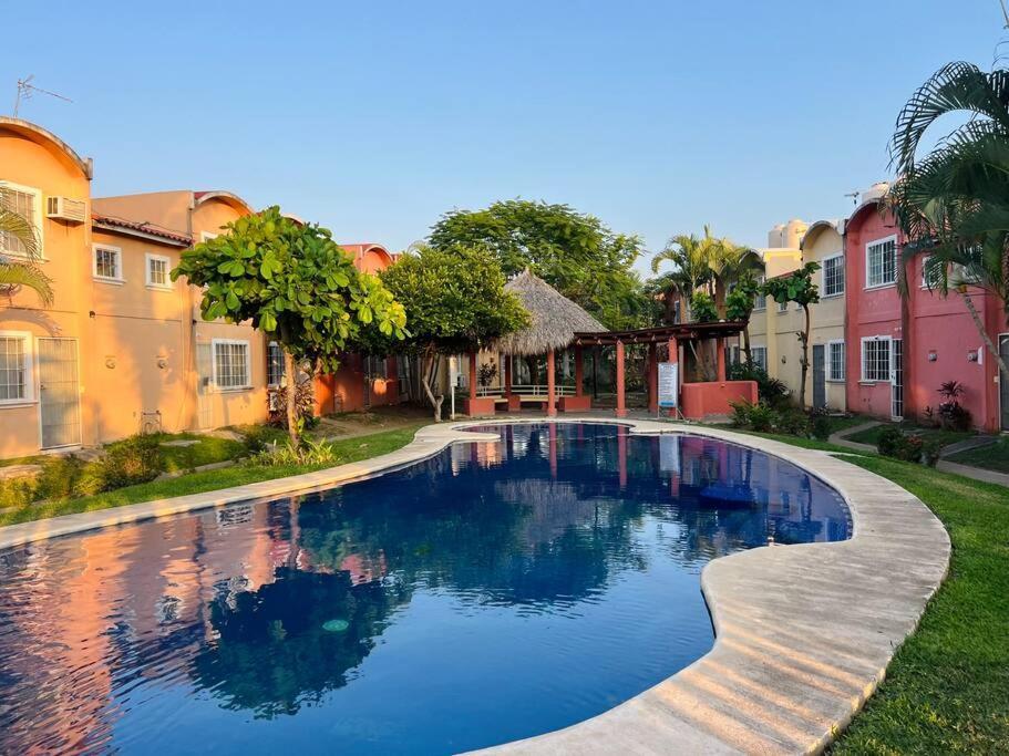Casa Con Alberca A 8 Min De Playa Lägenhet Ixtapa  Exteriör bild
